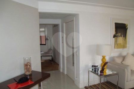 Apartamento à venda com 4 suítes em Jardim Vitória Régia, São Paulo, SP