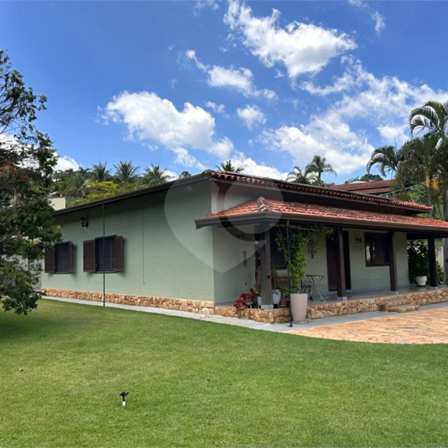 Casa para Venda ou Locação com opção de estar mobiliado no Condomínio Recanto Florido – Vinhedo/SP