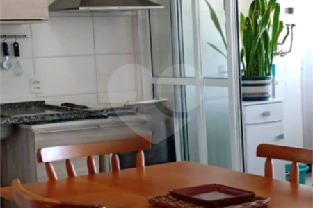 Apartamento à venda no Brás, 1 quarto, varanda, garagem, semimobiliado
