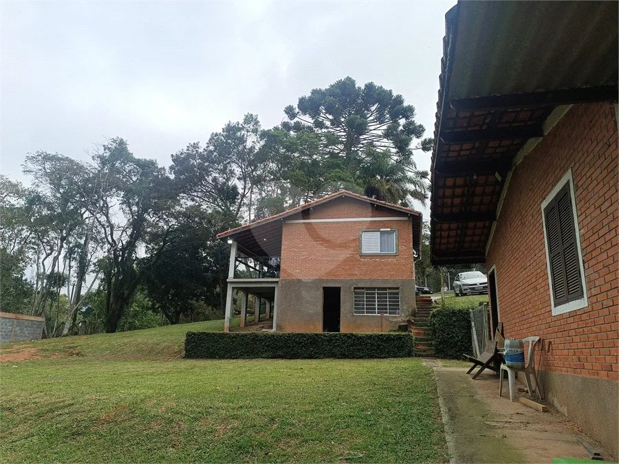 Chácara à venda com 3 quartos em Loteamento Recanto da Paz, São Roque, SP