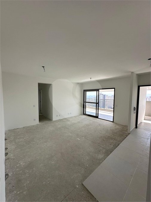 Apartamento com 125m², 3 dormitórios, sendo 3 suítes, 2 vagas, à venda na Moóca.