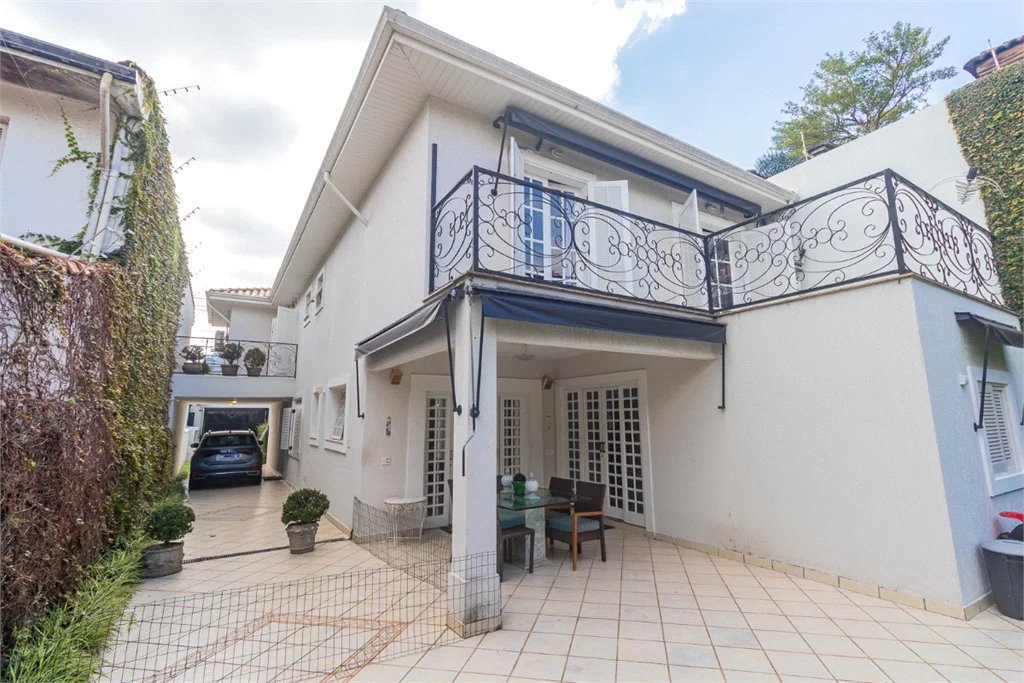 Casa à venda com 4 quartos, sendo 3 suítes, em Brooklin Paulista, São Paulo, SP