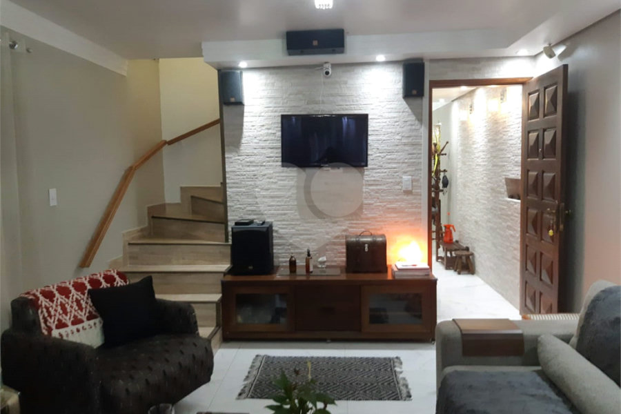Sobrado à venda com 3 quartos, sendo 1 suíte, em Vila Mazzei, São Paulo, SP