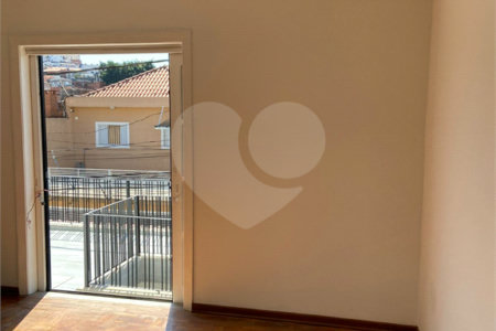 Sobrado à venda com 3 quartos, sendo 1 suíte,  em Jardim Itacolomi, São Paulo, SP