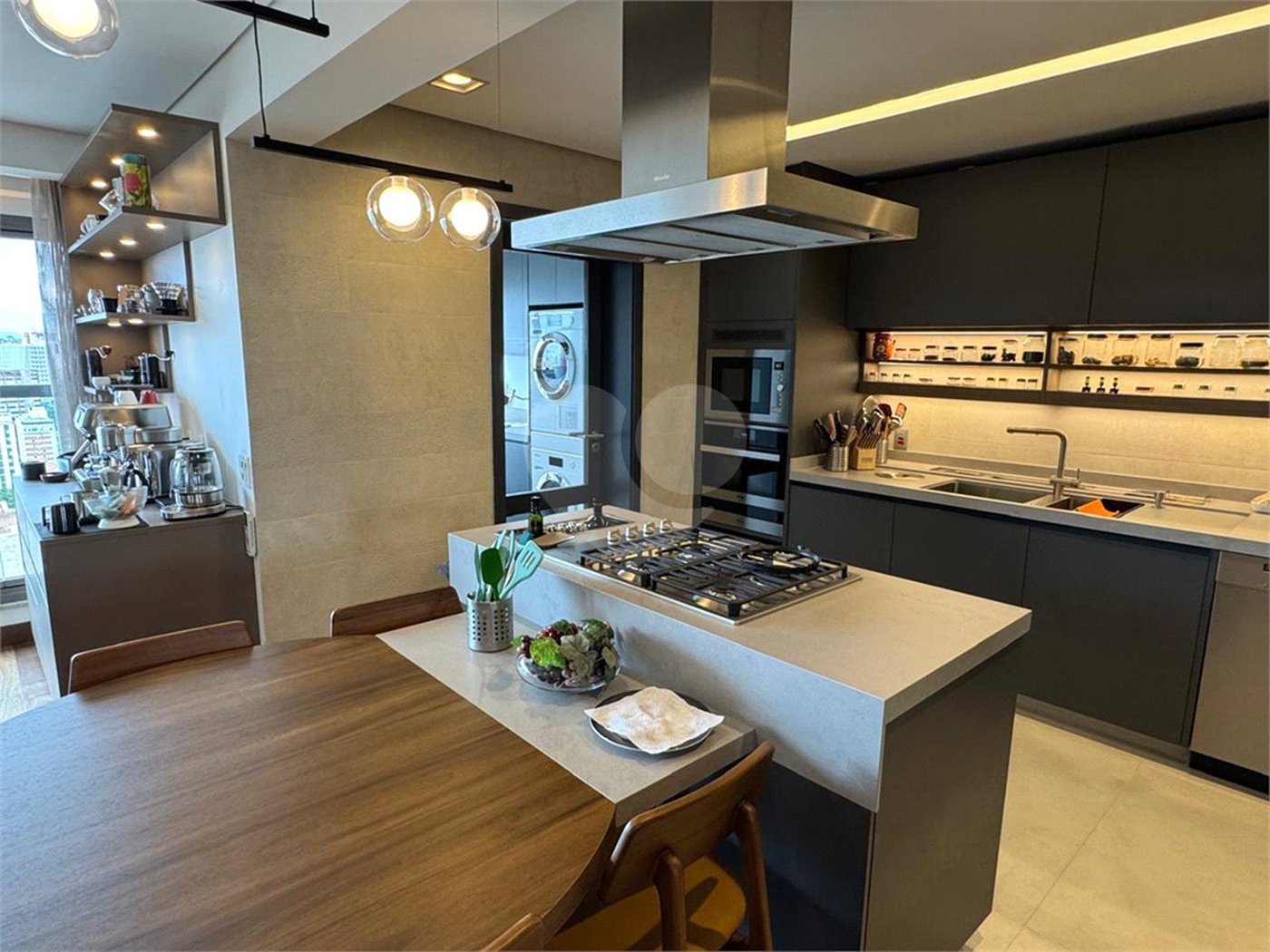 Apartamento à venda com 3 quartos, sendo 2 suítes, em Vila Mariana, São Paulo, SP