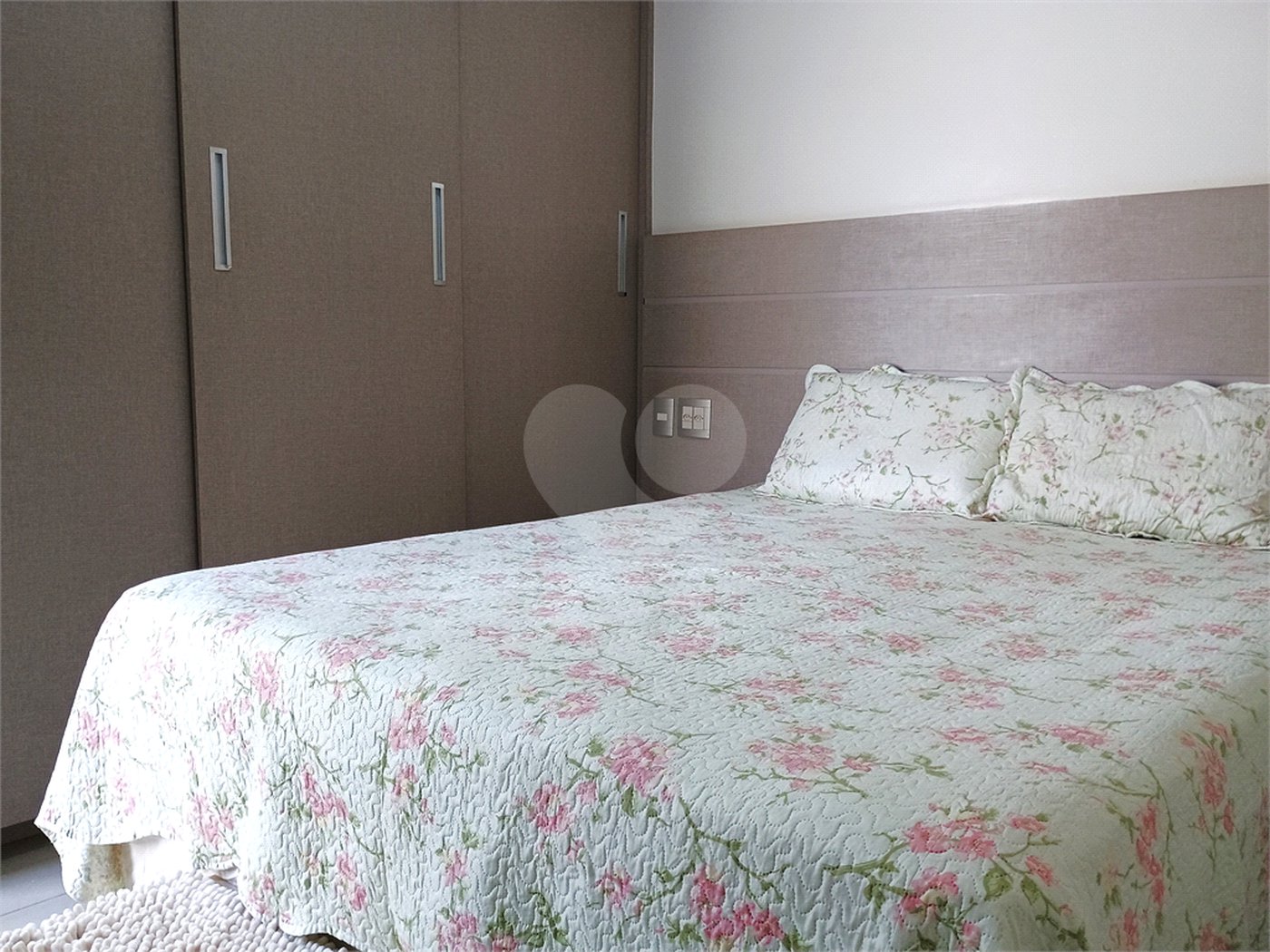 Casa à venda com 3 quartos, sendo 1 suíte, no condomínio Portal dos Pinheiros, Ribeirão Preto - SP