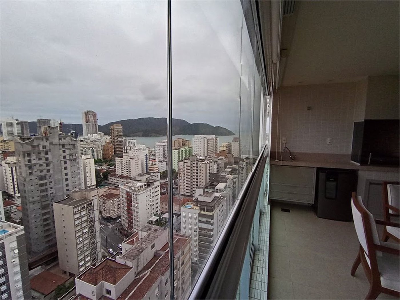 Apartamento Residencial para locação, Boqueirão, Santos - AP0256.