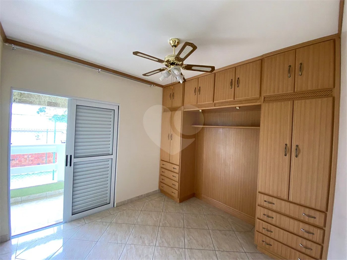 Casa à venda com 6 quartos, sendo 1 suíte, no condomínio Horizonte Azul I, Itupeva - SP