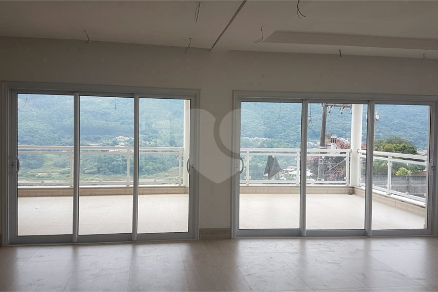 Casa à venda com 5 quartos, sendo 3 suítes,  em Serra da Cantareira, Mairiporã, SP