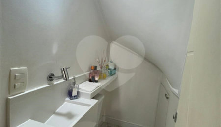 Casa à venda com 3 quartos, sendo 1 suíte,  no condomínio Villagio Staluccia, São Paulo - SP