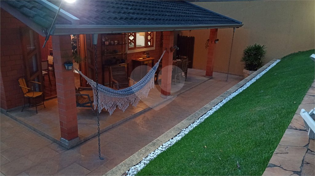 Casa à venda ou para alugar com 3 quartos, sendo 1 suíte, no condomínio Paysage Noble, Vargem Grande Paulista - SP