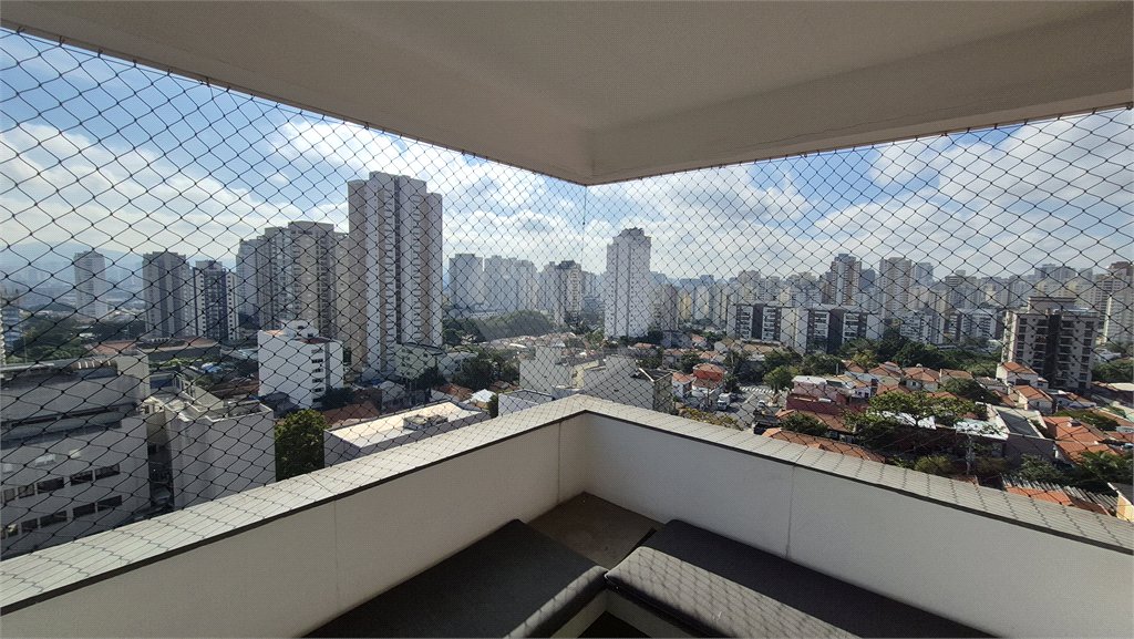 Apartamento à venda ou para alugar com 3 quartos, sendo 2 suítes, em Vila Romana, São Paulo, SP
