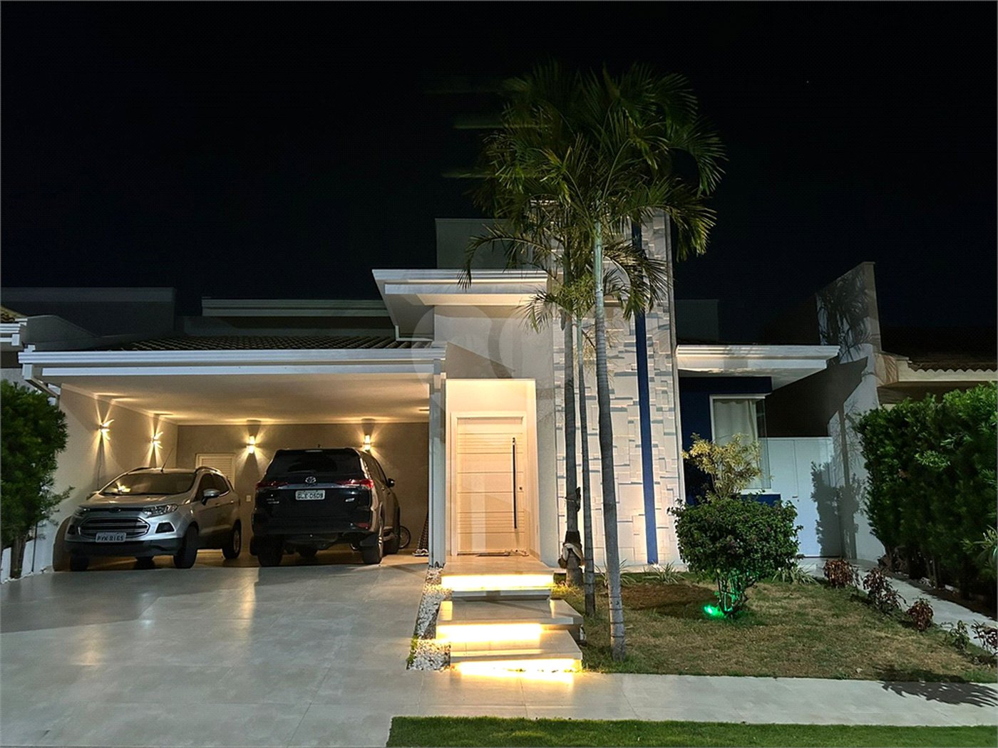 Casa à venda com 3 quartos, sendo 1 suíte, no condomínio Jardim das Acácias, Araraquara - SP