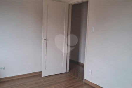Apartamento à venda com 3 quartos, sendo 1 suíte,  em Cambuci, São Paulo, SP