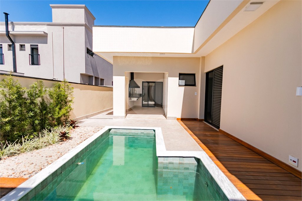 Casa à venda com 3 suítes no condomínio Residencial Mont'alcino, Valinhos - SP
