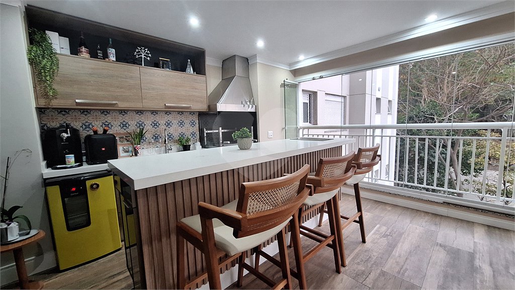 Apartamento à venda com 3 quartos, sendo 1 suíte,  em Vila Leonor, São Paulo, SP