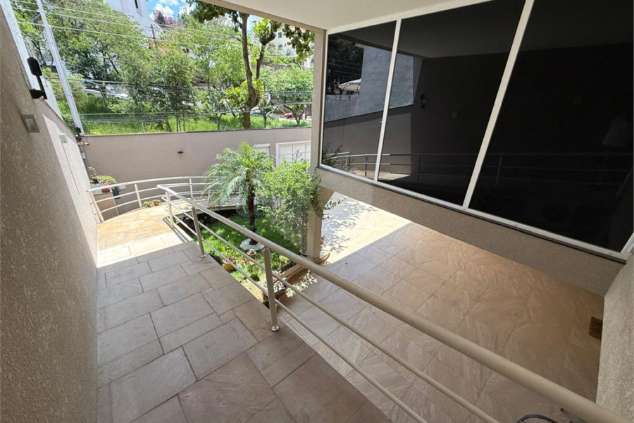 Sobrado à venda com 5 quartos, sendo 3 suítes, em Jardim França, São Paulo, SP