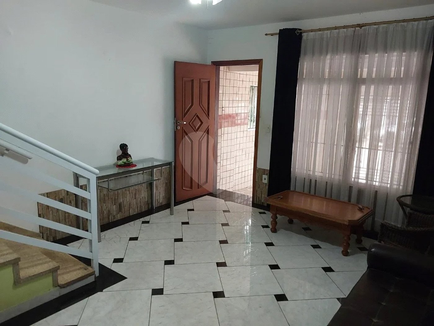 Sobrado à venda com 212 m², 2 quartos (suítes), 3 banheiros e 2 vagas de garagem, em São Caetano do Sul