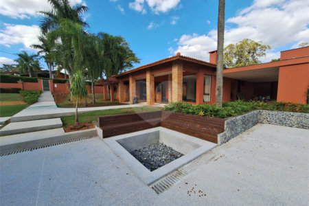 Casa à venda ou para alugar com 4 quartos, sendo 3 suítes, no condomínio Chácara Residencial Santa Maria, Votorantim - SP