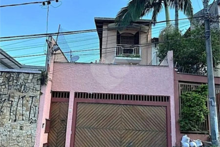 Sobrado à venda com 3 quartos, sendo 1 suíte,  em Parque Ipê, São Paulo, SP