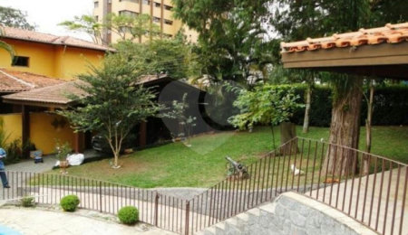 Casa Térrea à venda com 3 quartos, sendo 1 suíte,  em Jardim Floresta, São Paulo, SP