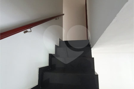Sobrado à venda ou para alugar com 2 quartos em Vila Marieta, São Paulo, SP