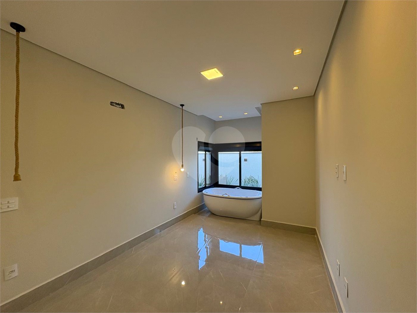 Casa à venda ou para alugar com 4 suítes no condomínio Alphaville Castelo, Itu - SP