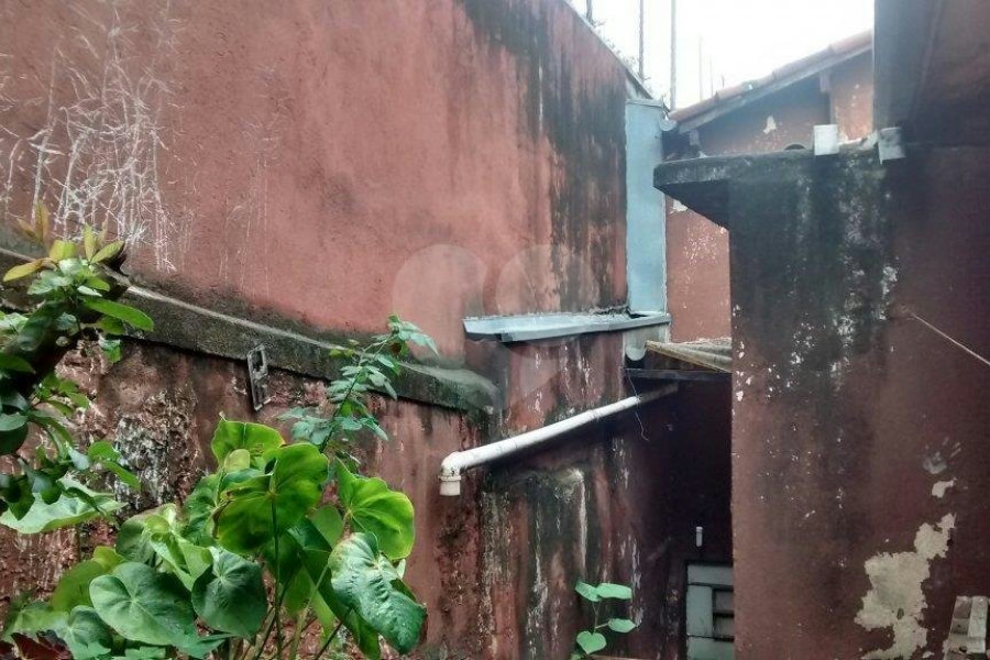 Casa à venda com 6 quartos, sendo 2 suítes,  no condomínio Doutor Francisco Ranieri, São Paulo - SP