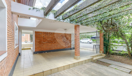 Casa Térrea à venda com 3 quartos, sendo 1 suíte, em Alto da Boa Vista, São Paulo, SP