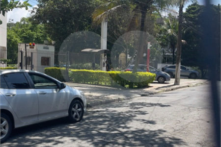 Terreno à venda com 3 quartos em Jardim Rizzo, São Paulo, SP