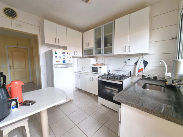 Casa à venda com 3 quartos, sendo 1 suíte,  no condomínio Village St. Louis, São Paulo - SP