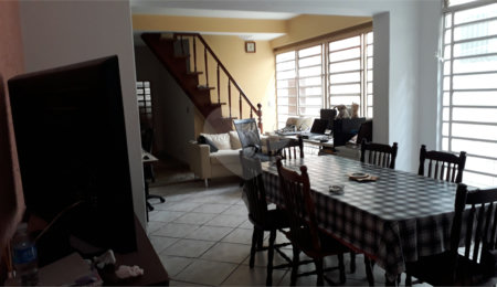 Sobrado à venda com 5 quartos, sendo 1 suíte,  em Chácara Santo Antônio, São Paulo, SP