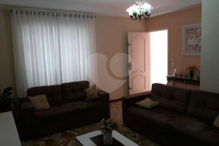 Sobrado à venda com 3 quartos, sendo 1 suíte,  em Chácara Jafet, Mogi das Cruzes, SP