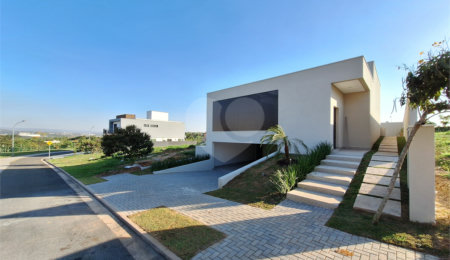 Casa à venda com 3 suítes no condomínio Alphaville Castelo, Itu - SP