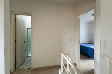 Casa à venda com 3 quartos, sendo 1 suíte, no condomínio New Village, Cotia - SP