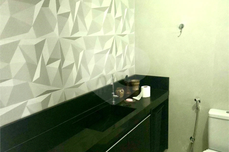 Sobrado à venda com 4 quartos, sendo 1 suíte, em Vila Guilherme, São Paulo, SP