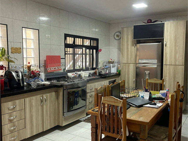 Casa à venda com 3 quartos, sendo 1 suíte,  em Vila Leonor, São Paulo, SP