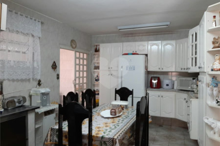 Casa com Salão Comercial no Aracy