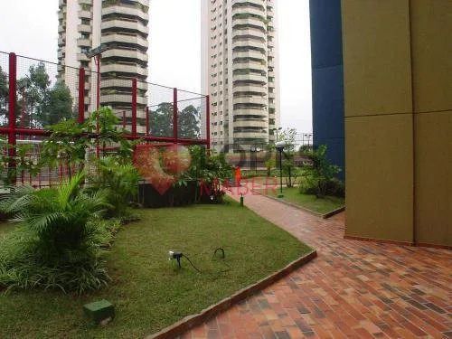 Apartamento à venda com 3 suítes em Vila Suzana, São Paulo, SP