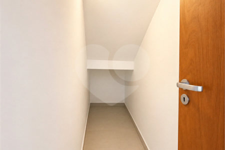 Casa à venda com 3 suítes no condomínio Via Castelli, Louveira - SP