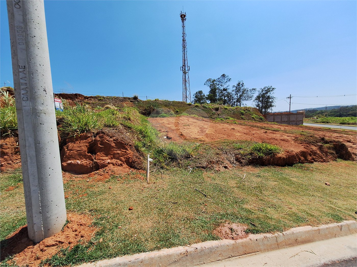 Terreno à venda no condomínio Comercial Independência, Vinhedo - SP