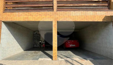 Casa à venda com 4 quartos, sendo 2 suítes,  em Carandiru, São Paulo, SP