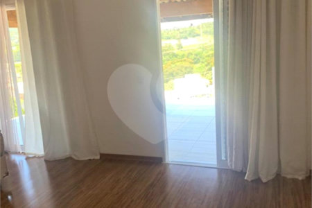 Casa à venda ou para alugar com 3 suítes no condomínio Serra da Estrela, Atibaia - SP