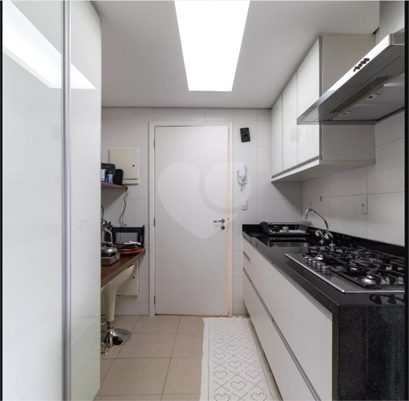 Apartamento à venda com 3 quartos, sendo 2 suítes,  em Várzea da Barra Funda, São Paulo, SP