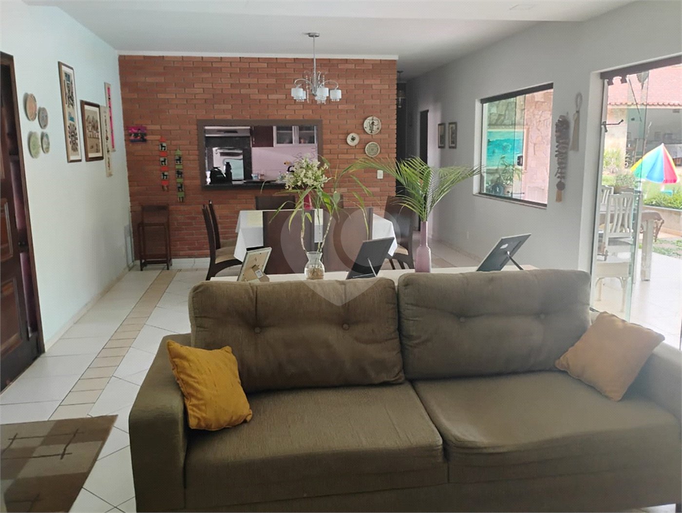 Casa à venda com 3 quartos, sendo 1 suíte,  em Vila Suissa, Mogi das Cruzes, SP