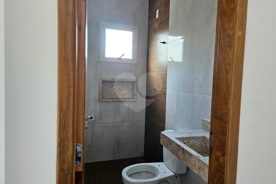 Sobrado à venda com 3 quartos, sendo 1 suíte, em Vila Romero, São Paulo, SP