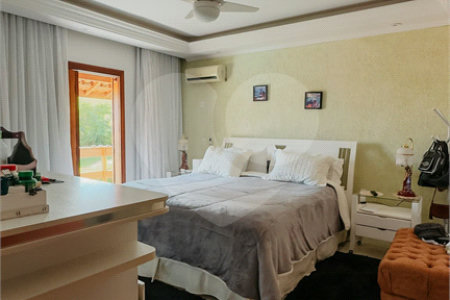 Casa à venda com 4 suítes no condomínio Monte Belo, Salto - SP