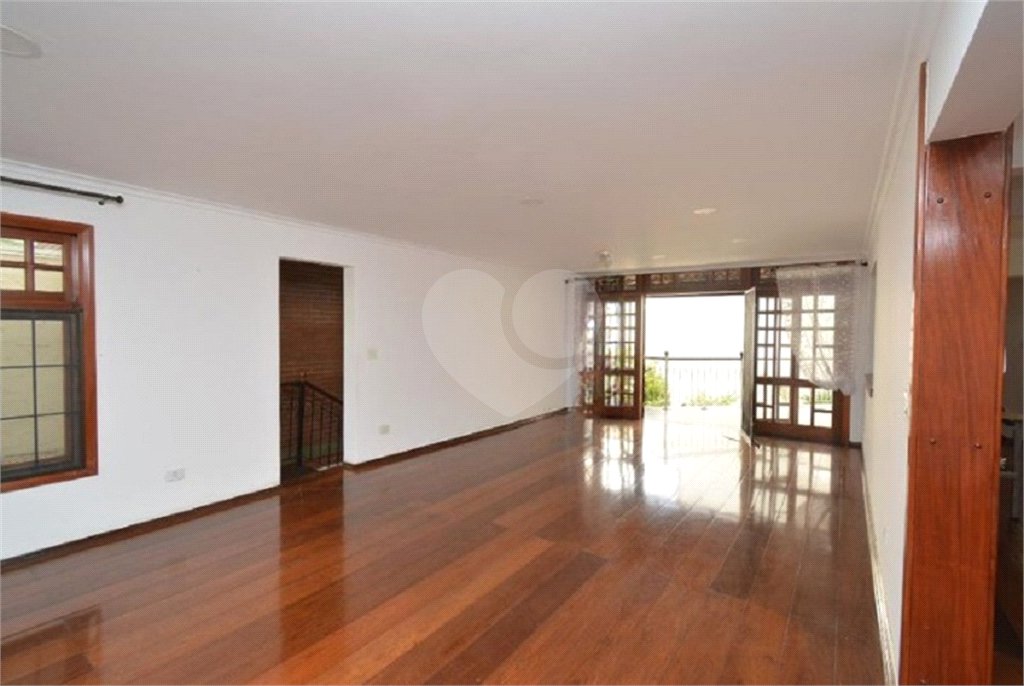 Casa à venda com 5 quartos, sendo 2 suítes, em Vila Galvão, Guarulhos, SP