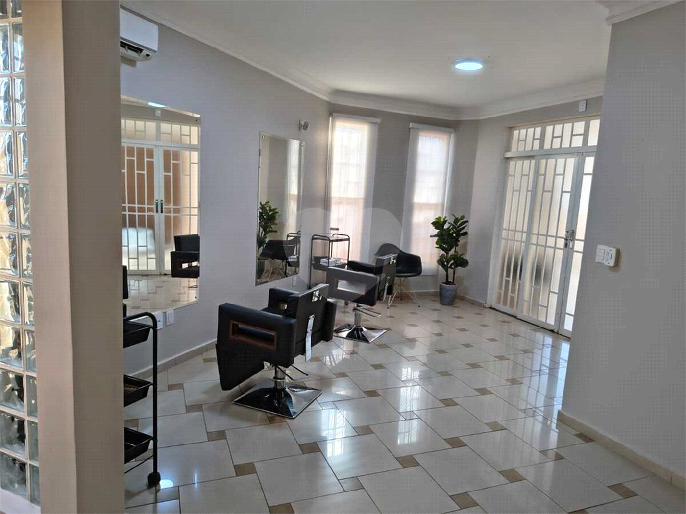 Sobrado à venda com 4 quartos, sendo 2 suítes, em Alto da Boa Vista, Ribeirão Preto, SP