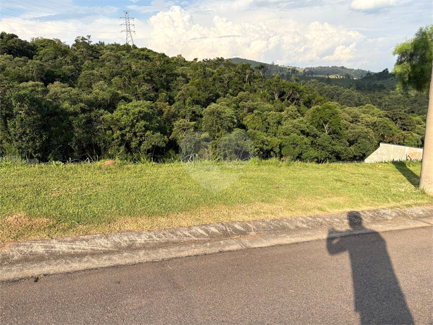 Terreno à venda com 1 suíte no condomínio Residencial Campo de Toscana, Vinhedo - SP